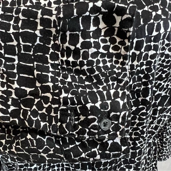 Apt 9 black and white snakeskin button down cotton top size 1X - Picture 3 of 6